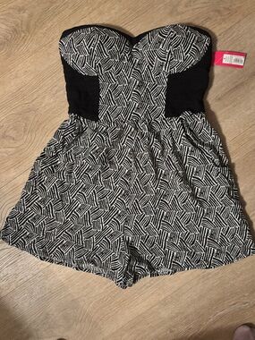 Xhilaration Black and White Strapless Patterned Romper